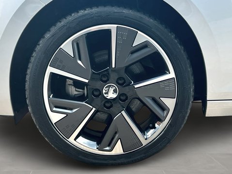 Vauxhall Astra 115kW Ultimate 54kWh 5dr Auto 13