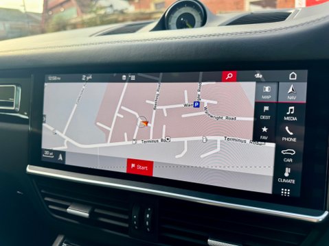 Porsche Cayenne TURBO S 24