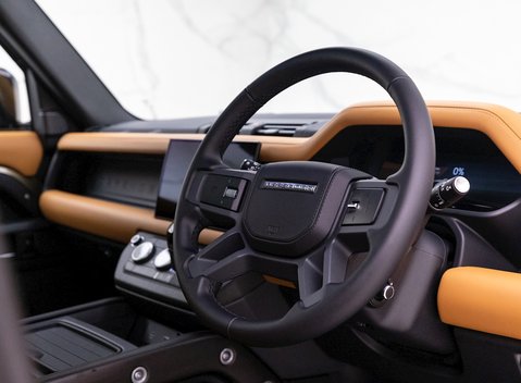 Land Rover Defender 110 X P400e 9