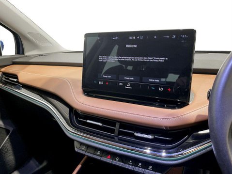 Skoda Enyaq iV 62kWh 60 SUV 5dr Electric Auto (DC120kW) (179 ps) Air Con - Alloys - DAB 17