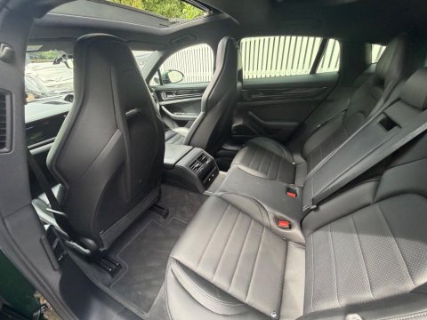 Porsche Panamera 4 PDK 38