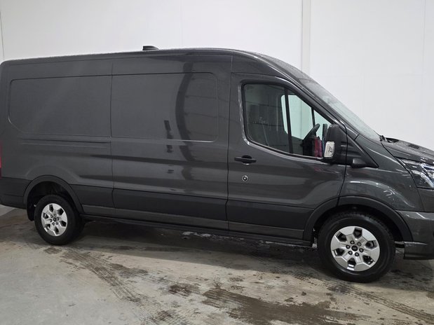 Ford Transit Transit 350 L3 Diesel FWD 2.0 Eco blue 165ps H2 Limited Van [NAV} 5