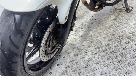 Suzuki Gladius 650 2012, 54K, 650CC RUNNING NAKED, SPARES/REPAIR/PROJECT 8