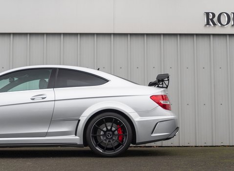 Mercedes-Benz C63 AMG Black Series 35