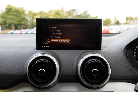 Audi Q2 TFSI S LINE BLACK EDITION 30