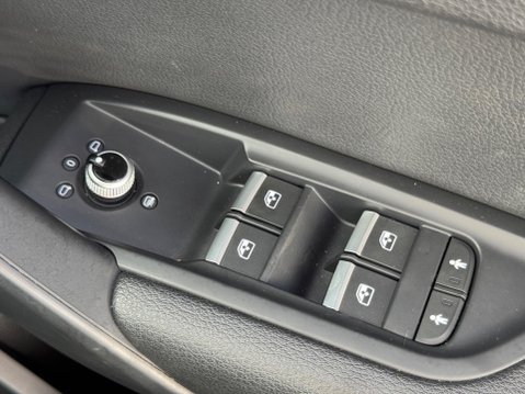 Audi Q5 2.0 TDI 40 Sport S Tronic quattro Euro 6 (s/s) 5dr 44
