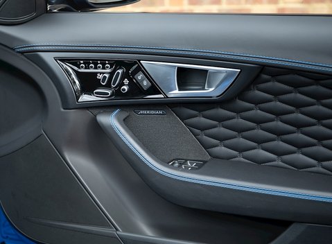 Jaguar F-Type SVR Convertible 19