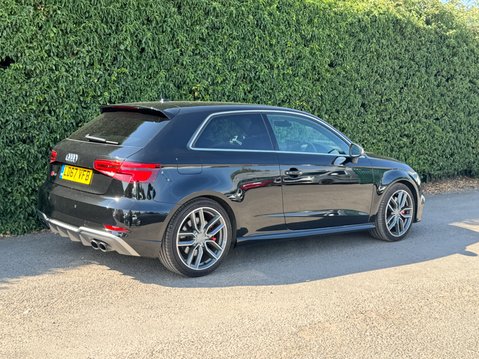 Audi S3 2.0 TFSI Hatchback 3dr Petrol S Tronic quattro Euro 6 (s/s) (310 ps) 33
