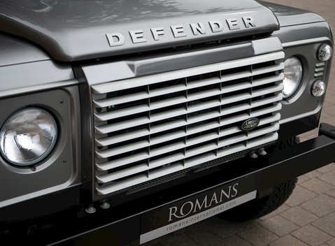 Land Rover Defender 90 TD XS Station Wagon 25