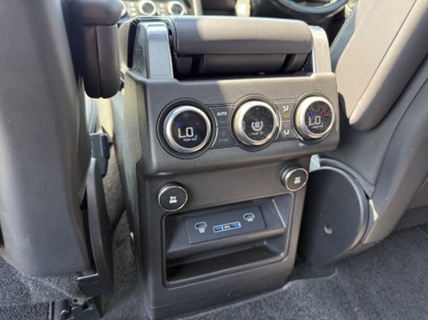 Land Rover Discovery SD6 HSE LUXURY 33
