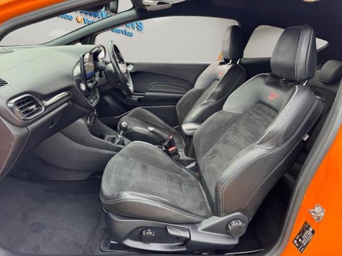Ford Fiesta 1.5T EcoBoost ST Performance Edition Euro 6 (s/s) 3dr 38