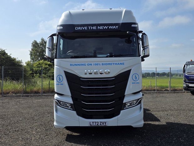 Iveco S-Way 4x2 CNG 2