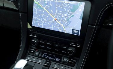 Porsche 718 Cayman GT4 16