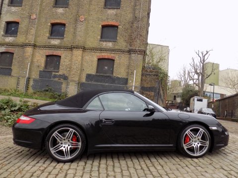 Porsche 911 997 CARRERA 4S CONVERTIBLE 32