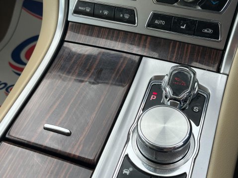 Jaguar XF 2.2d Portfolio Auto Euro 5 (s/s) 4dr 34