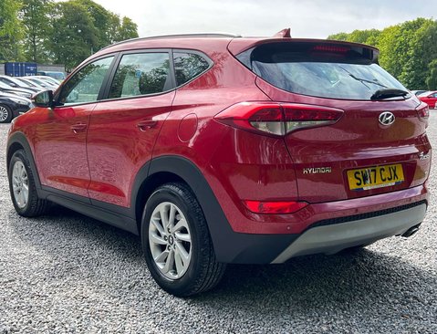Hyundai TUCSON 2.0 Tucson SE Nav CRDi Auto 4WD 5dr 9