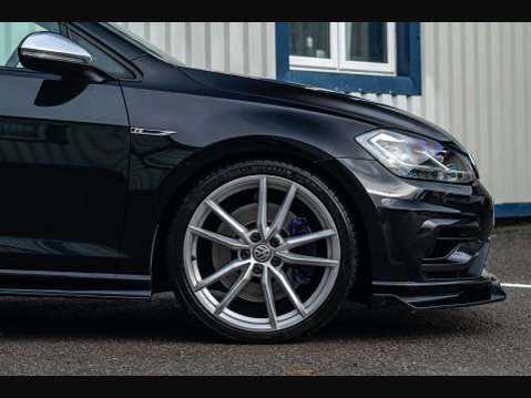 Volkswagen Golf 2.0 Golf R TSi Semi-Auto 4WD 5dr 6