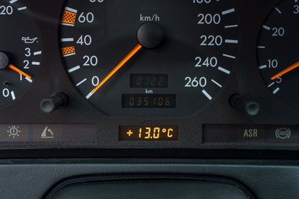 Mercedes-Benz SL Series SL500 16