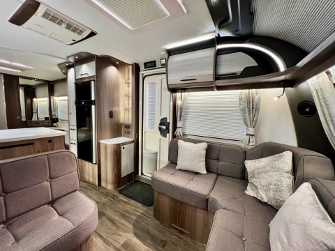 Coachman Lusso II  32