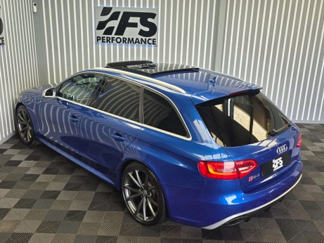 Audi RS4 4.2 FSI V8 Estate 5dr Petrol S Tronic quattro Euro 5 (450 ps) 29