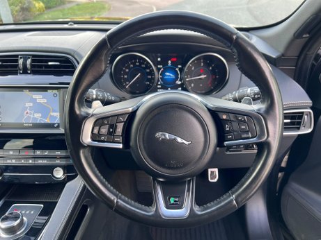 Jaguar F-Pace 2.0 D180 R-Sport Auto AWD Euro 6 (s/s) 5dr 6