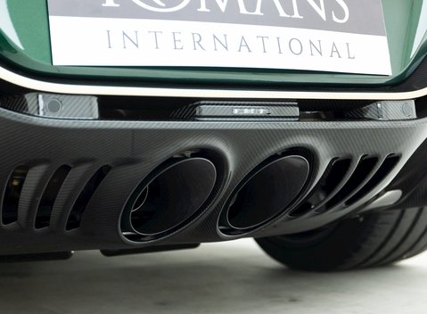 Aston Martin V12 Vantage 31