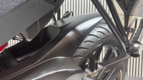 Aprilia Tuono 2025 25 PLATE 15BHP E5 SPORTS BIKE LEARNER ONLY 3K 59