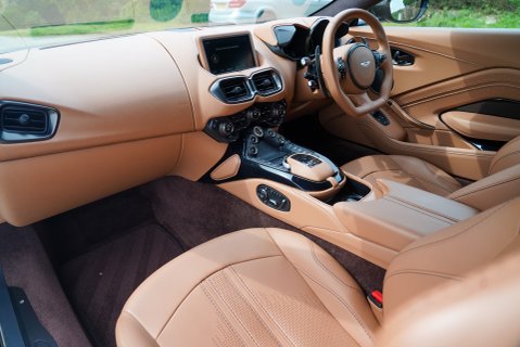 Aston Martin Vantage V8 8