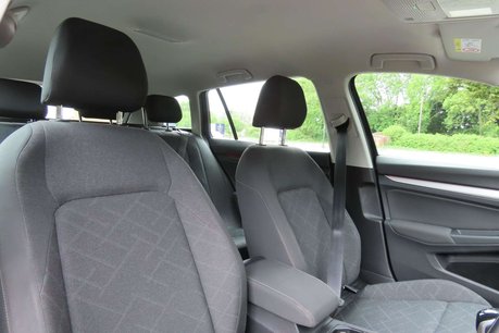 Volkswagen Golf 2.0 TDI Life Euro 6 (s/s) 5dr 9