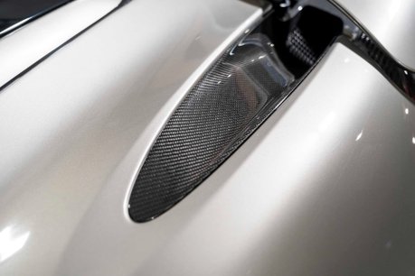 McLaren 720S V8 SSG. FULL MSH. CARBON PACK 1. CARBON INTERIOR. CERAMICS. LIFT. B & O. 42