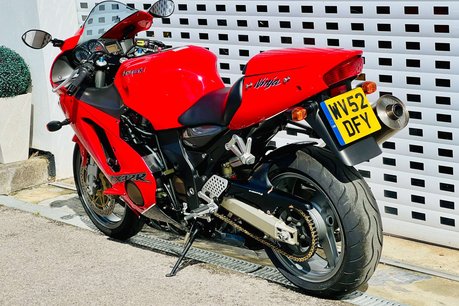 Kawasaki ZX ZX12-R 21