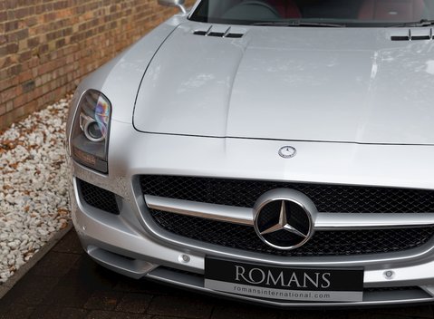 Mercedes-Benz SLS AMG 22