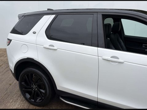 Land Rover Discovery Sport 2.0 Discovery Sport Black HSE TD4 Auto 4WD 5dr 10