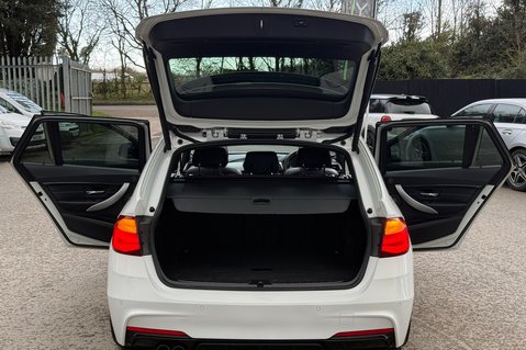 BMW 3 Series 320D XDRIVE M SPORT SHADOW EDITION TOURING -PAN ROOF -PRO MEDIA -APPLE CARP 20