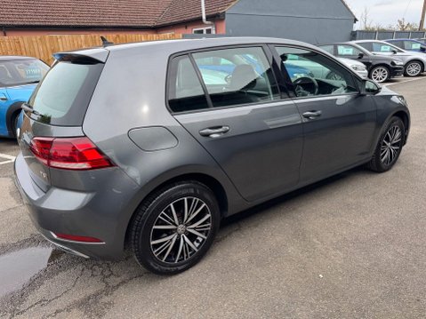 Volkswagen Golf SE NAVIGATION TSI BLUEMOTION TECHNOLOGY DSG 5