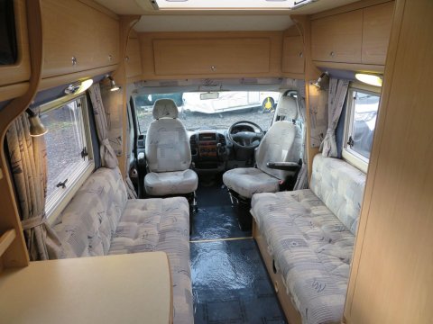 Auto-Sleepers Nuevo Motor Home 17