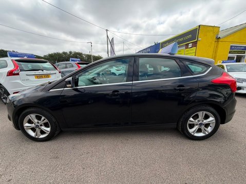 Ford Focus 1.0T EcoBoost Zetec Euro 5 (s/s) 5dr 8