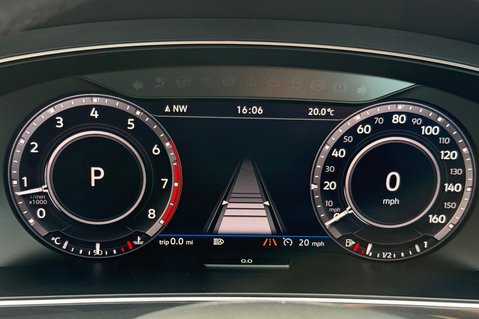 Volkswagen Tiguan SEL TSI BMT 4MOTION DSG - PANROOF - CARPLAY - FULL SERVICE HISTORY 60
