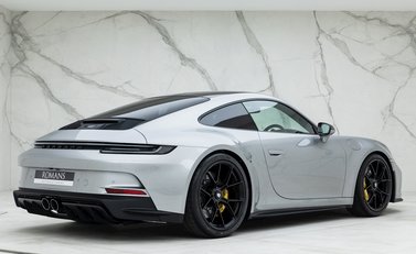 Porsche 911 (992) GT3 Touring 7