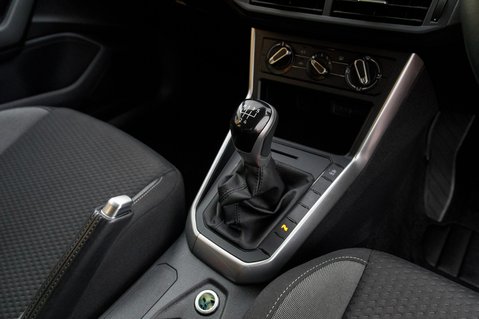 Volkswagen Polo LIFE TSI 30