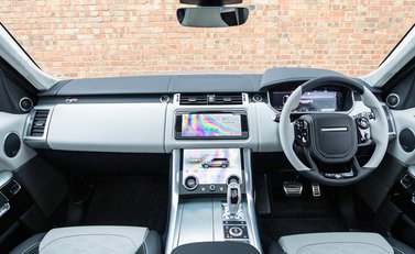 Land Rover Range Rover Sport 5.0 SVR 18