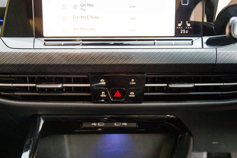 Volkswagen Golf R-LINE TSI 37