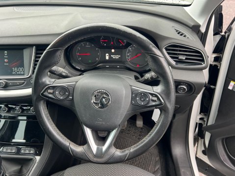 Vauxhall Grandland X 1.2 Turbo SE Euro 6 (s/s) 5dr 19