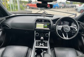 Jaguar XE R-DYNAMIC SE AUTO 35