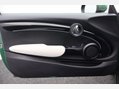 Mini Hatch 1.5 Cooper Exclusive Auto 3dr 31
