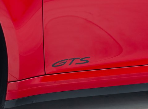 Porsche 911 Carrera 4 GTS (992) 33