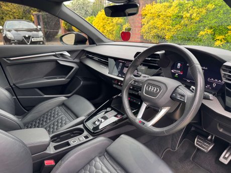 Audi RS3 2.5 RS 3 Vorsprung TFSI Quattro Semi-Auto 4WD 4dr 32
