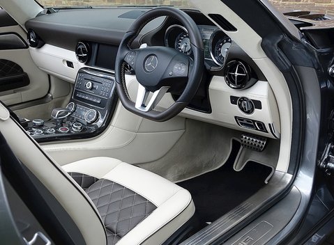 Mercedes-Benz SLS AMG GT Roadster 19