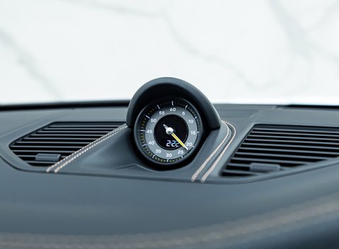 Porsche 911 GT3 TOURING (992.2) 23