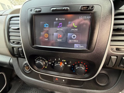 Renault Trafic SL27 SPORT DCI S/R P/V 24